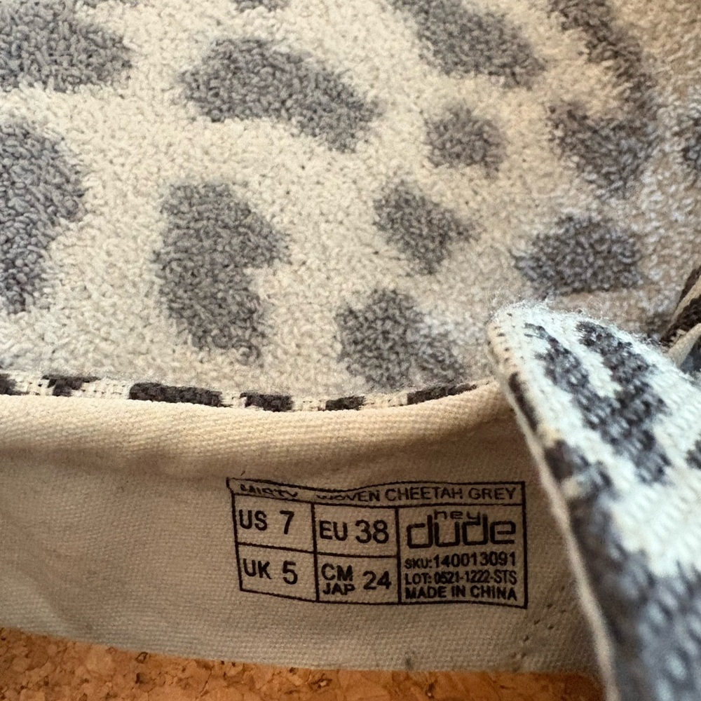 Hey Dude Black and White Leopard women’s 7 - Picture 3 of 3